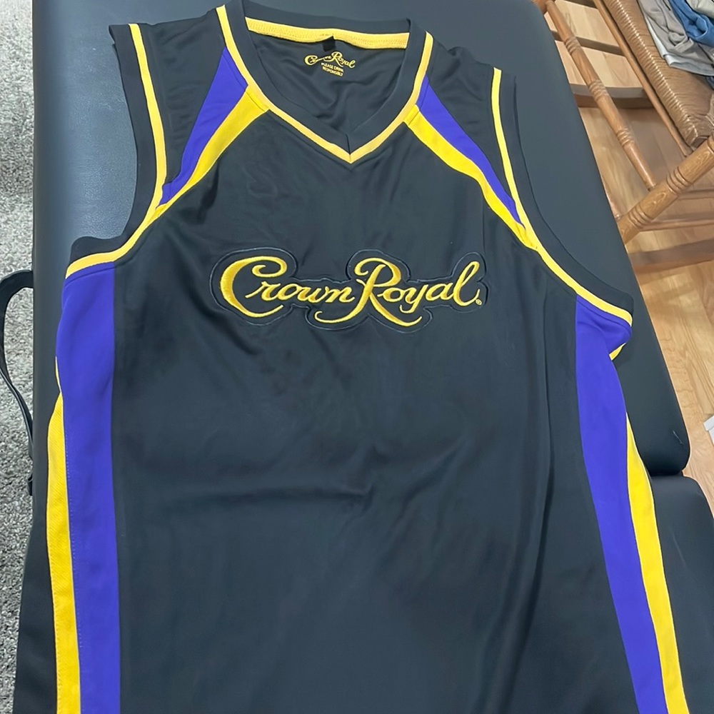 Men’s XL Crown Royal Jersey